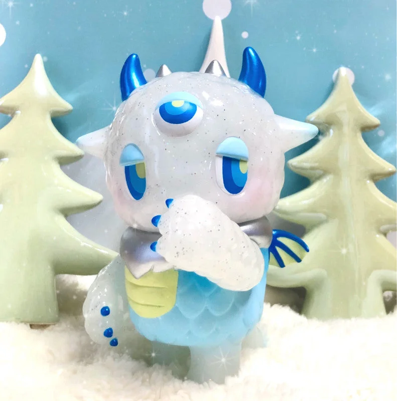  -Anti-scratch sofa protective coverKaiju NEMUKE Holy Snow by Hikari Bambi